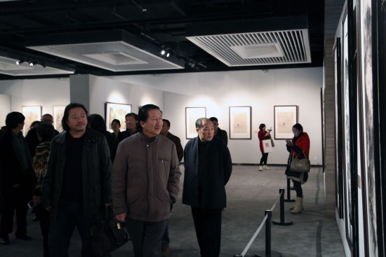 杨晓阳、纪连彬、卢禹舜等国家画院领导参观展览