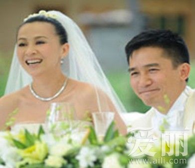 刘嘉玲、梁朝伟：平平淡淡求婚