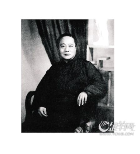 溥心畲（1896～1963）原名爱新觉罗·溥儒。北京人，满族，为清恭亲王奕之孙，曾留学德国。主攻山水，兼擅人物、花卉及书法，与张大千有“南张北溥”之誉，又与吴湖帆并称“南吴北溥”。