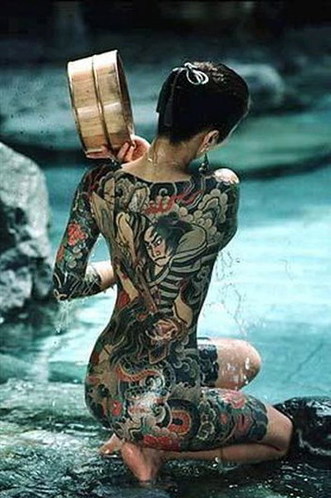 揭秘日本神秘的“黑”时尚纹身