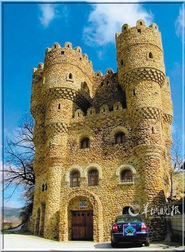 维拉兰耗时20年建造的中世纪城堡