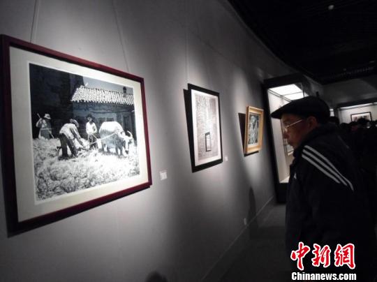 云南画国际化首届昆明美术双年展开幕