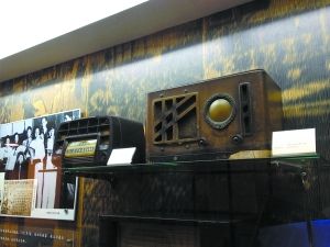 收音机博物馆吸引了大量游客。