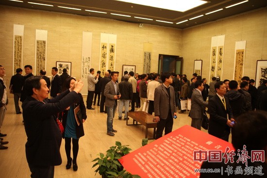 白狼书法展厅内中国经济网记者李冬阳摄