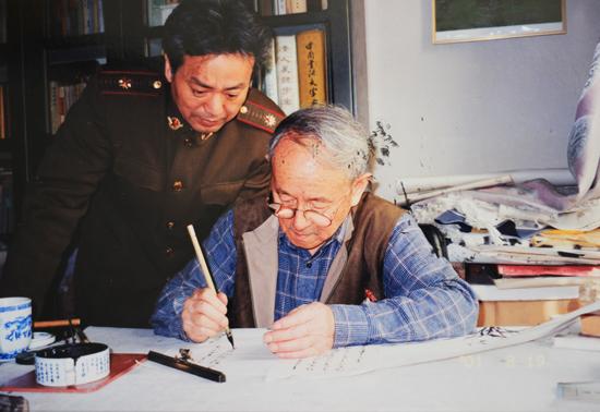 图10·李人毅采访溥仪侄子爱新觉罗·毓嶦.JPG