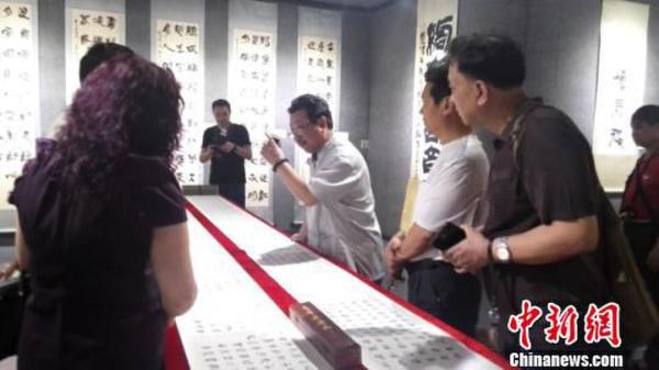 李金泰书法艺术展在穗举行 百幅楚简书法精品亮相