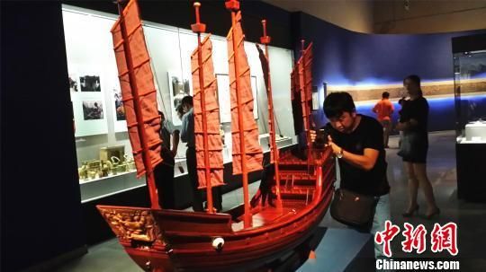 图为“向东是大海——纪念郑和下西洋特展”现场 徐小勇 摄