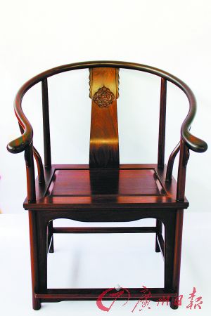 阴沉木制作的明式圈椅，雅致轻灵，市面上不多见。