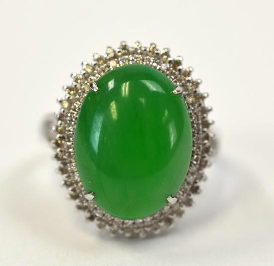 Chinese Green Jadeite， 18K Gold， & Diamond Ring

　　起拍价格：$1，000