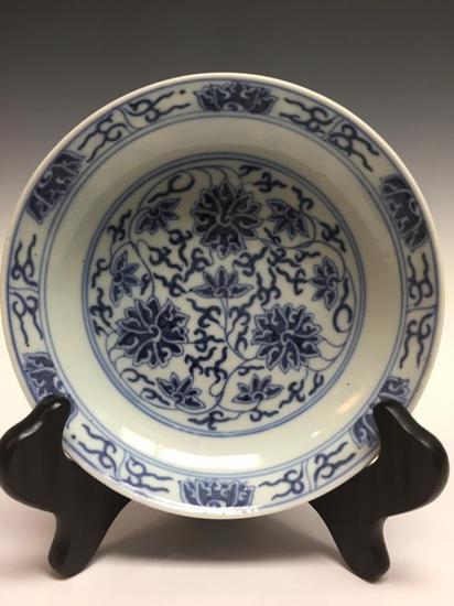 Chinese Imperial Blue & White Dish 起拍价格：$2，000