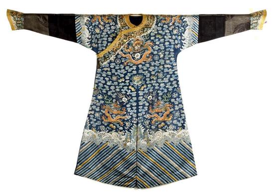 Chinese Imperial Dragon Embroidered Robe， Qing

　　起拍价格：$5，000