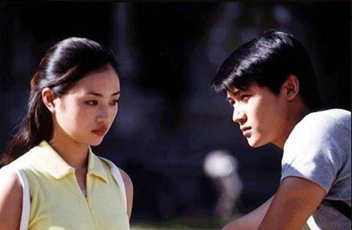 2002年，由丁子峻、郑少秋等主演的古龙武侠大剧《流星蝴蝶剑》开播，张龄心出演女一号“孙小蝶”，这部戏给人的印象还是挺深的，看到张龄心的脸有些观众能叫出“孙小蝶”，但本名老实说还是叫不上来。