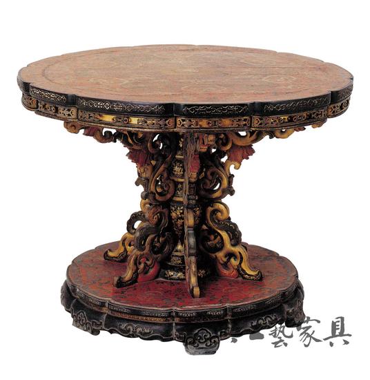 图1 紫檀漆面彩绘描金花卉纹独腿圆面转桌（故宫博物院藏）