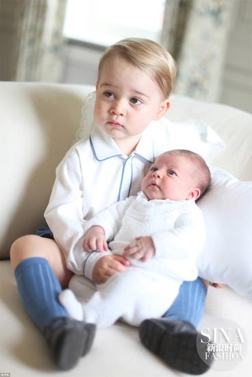乔治小王子和妹妹夏洛特小公主