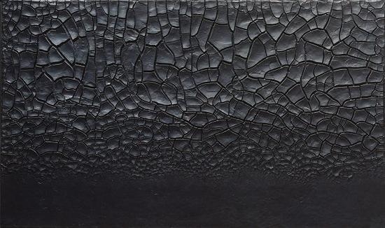 阿尔伯托·布里，《Grande cretto nero》，1977 古根海姆美术馆，2015年10月9日－2016年1月6日