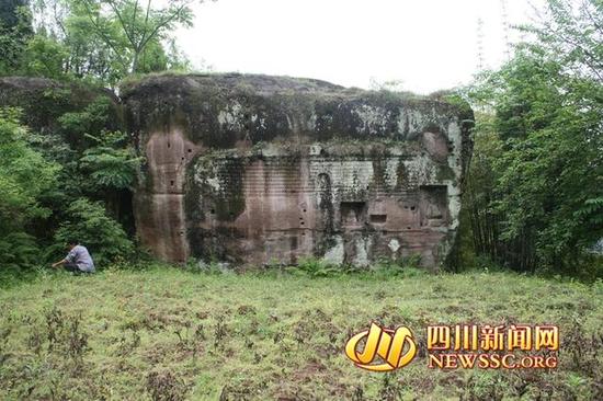 四川现“千佛岩”：巨石上刻近1000尊佛像