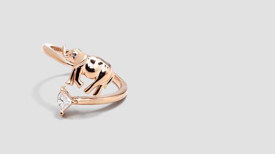 Noemie-Elephant-Ring-18K-Rose-Gold-w-Raw-Organic-Shaped-Slice-of-White-Diamond_grande