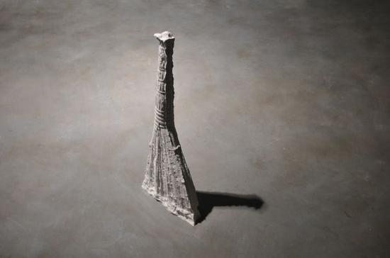 文豪 《幻相》  石膏粉  35x4x70cm  2010