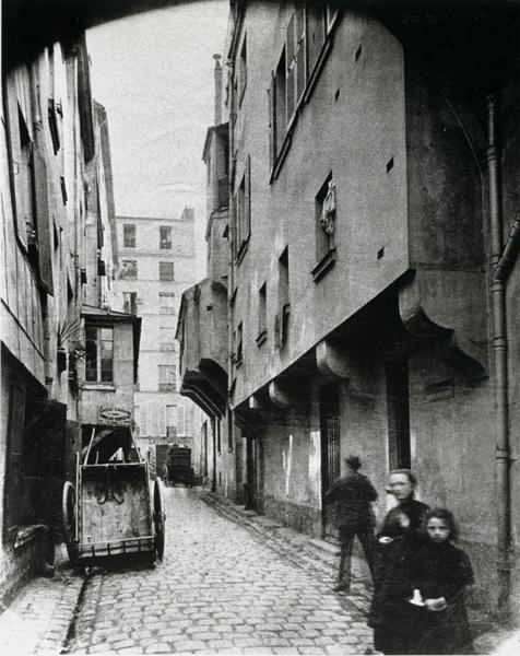 20世纪初期巴黎周边的平民公寓