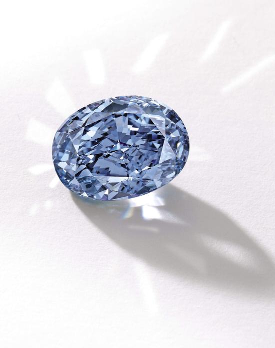 ‘迪比尔斯千禧瑰宝 4’

　　10.10 卡拉椭圆形内部无瑕鲜彩蓝钻