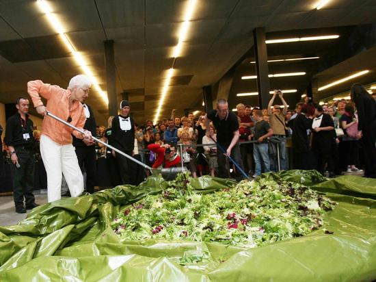 Alison Knowles. ‘Make a Salad’ performance at the Tate Modern, London, 2008