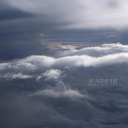 云层之上，飞机上拍摄的云朵风光摄影