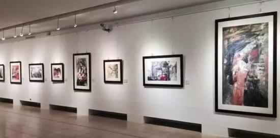 此次展出的作品全面展示了画家从上世纪80年代初至今在中国绘画传统笔墨语言革新上的巨大成就。