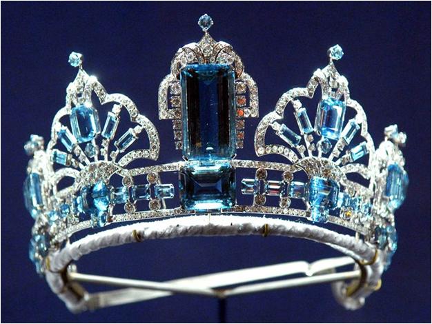 巴西海蓝宝王冠 (The Brazilian Aquamarine Parure) The Brazilian Aquamarine Parure