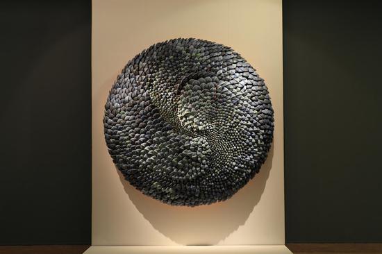 郅敏《河图洛书——天象》陶瓷、金属 250×250×60cm 2014-2016