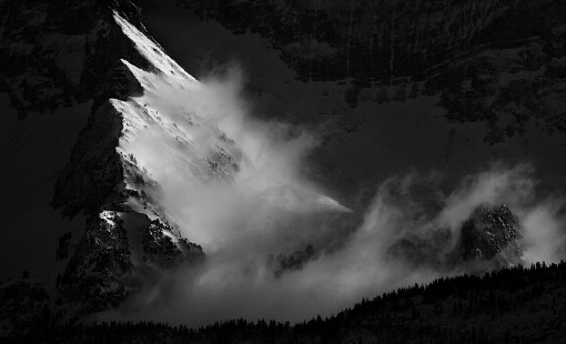 黑白色调大山雪山风光摄影图片