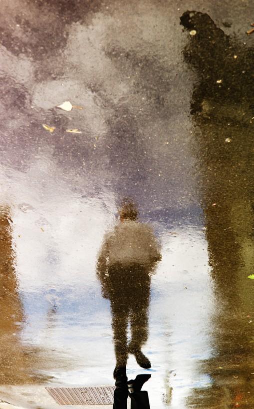 摄影师Manuel Plantin雨天街头倒影摄影图片