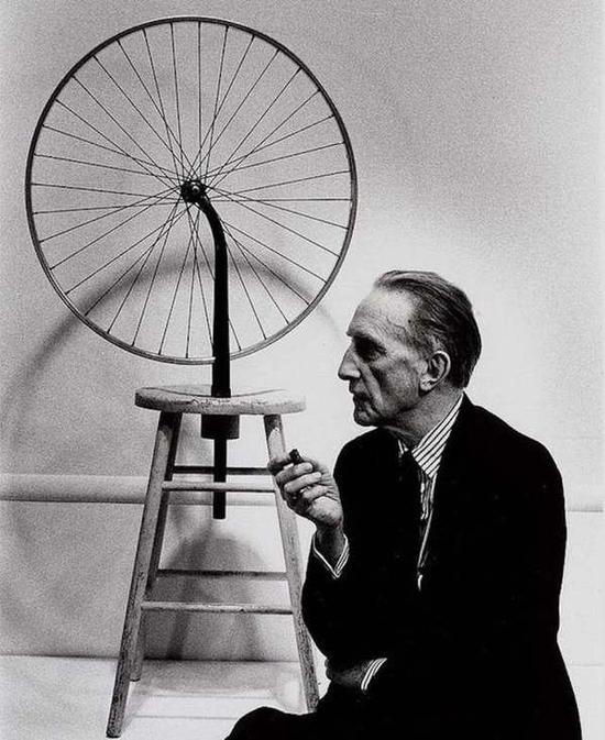 马塞尔·杜尚和他的《现成的自行车轮》