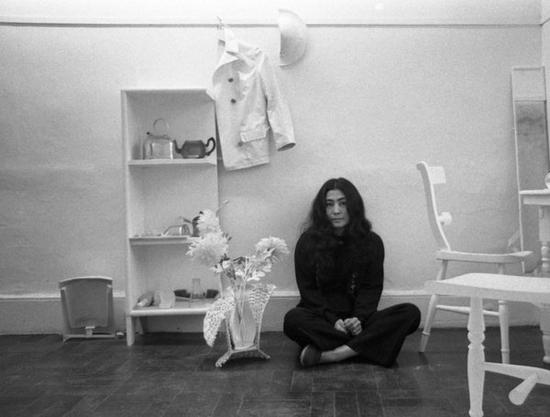 小野洋子《半间房》1967年 装置艺术