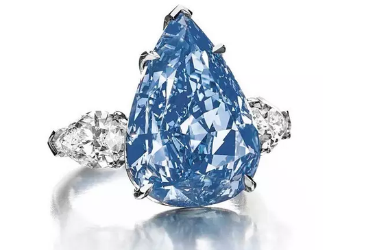 蓝钻石戒指