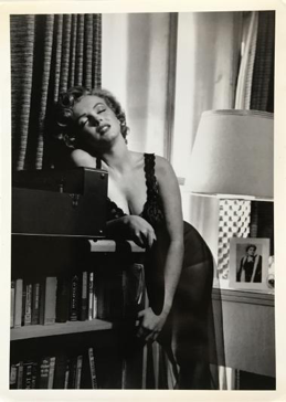 美国摄影大师飞利浦·哈尔斯曼1952年拍摄的玛丽莲·梦露，刊于生活杂志 