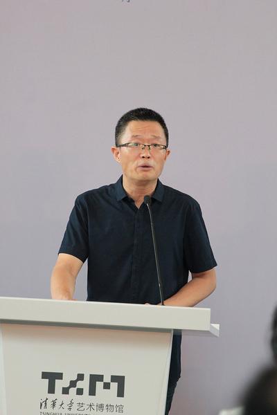 清华大学艺术博物馆常务副馆长杜鹏飞主持开幕式_nEO_IMG.jpg