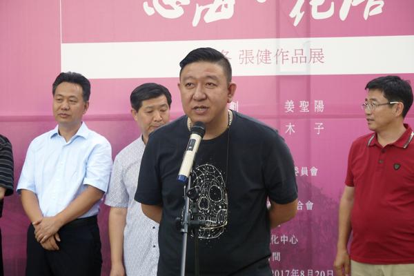 1.中国美协大型活动部副主任杜松儒宣读徐里同志贺信_nEO_IMG.jpg