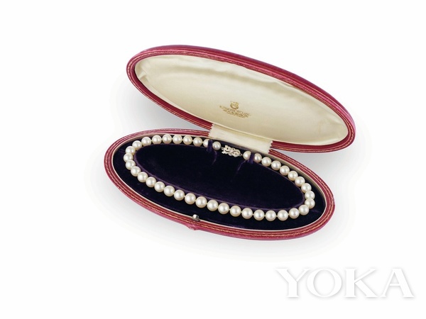 梦露的珍珠项链，图片来自Loupiosity.com。