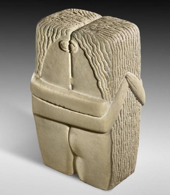 康斯坦丁?布朗库西，《吻》，石灰石，1916年，现藏于美国费城艺术博物馆（Philadelphia Museum of Art）。图片：美国费城艺术博物馆