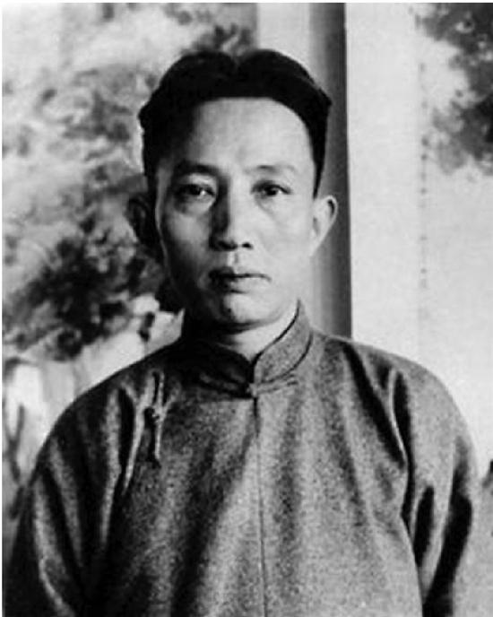 傅抱石（1904—1965年）原名长生、瑞麟，号抱石斋主人，后易号为名。