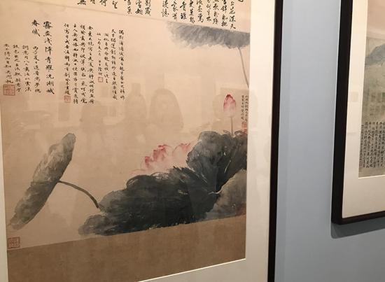 展览现场的《雾障青罗》（高仿品）