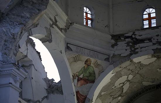 9月20日，墨西哥，地震中遭到破坏的教堂
