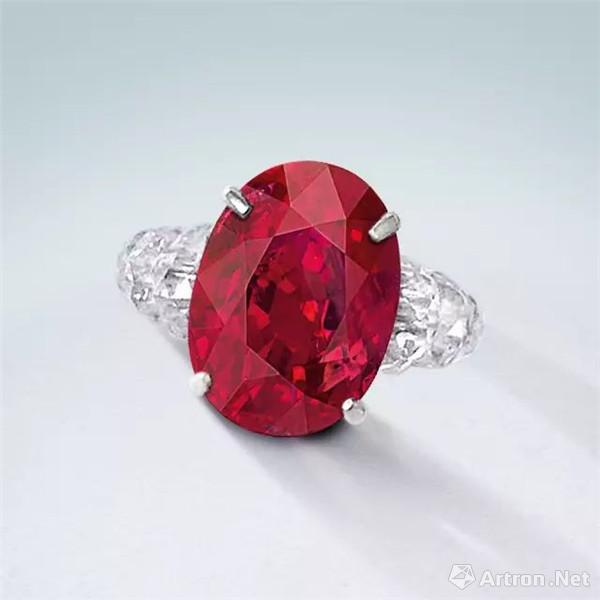 “缅甸鸽血红”红宝石配钻石戒指 成交价：8170万港币