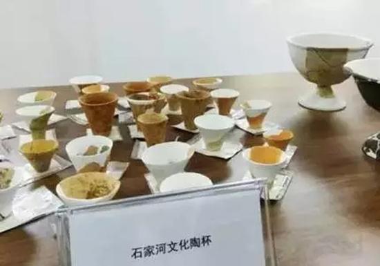 出土的石家河文化陶杯