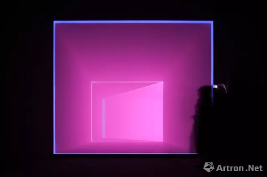 詹姆斯·特瑞尔《楔形空间（新维度）》在龙美术馆展览现场，2017年，摄影：NK