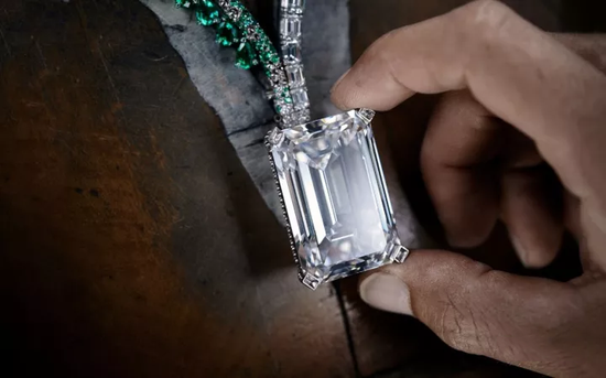 2.23亿元刷新纪录拍卖史上最大D色钻石成交