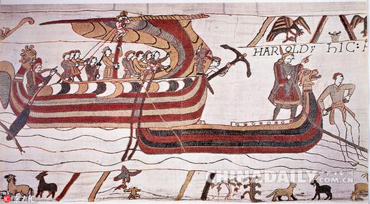 这件创作于1077年前后的珍贵文物描绘了“征服者威廉”的故事，包括1066年黑斯廷斯战役的场景。资料显示，由于该挂毯兼具历史价值与艺术价值，所以又有“欧洲的清明上河图”之称。（资料图来源：东方IC）