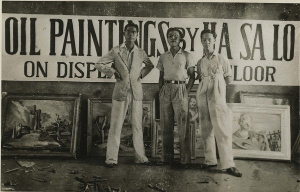 1940年与友人在上海“黑沙骆洋画展”.jpg