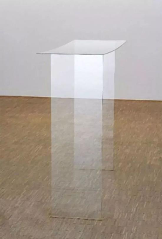 基蒂﹒克劳斯《无题》玻璃雕,1.25×1.50×39cm