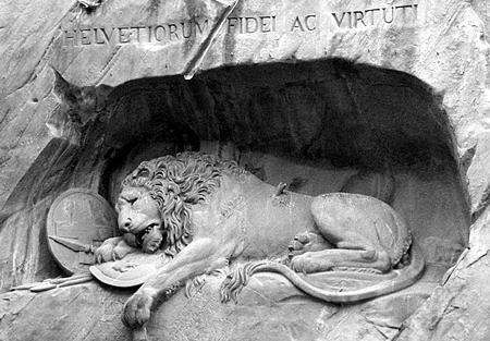 《狮子纪念碑》